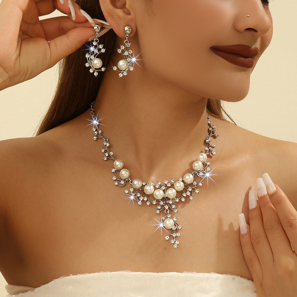 Women's Fashion Necklace Two-piece Earrings Set