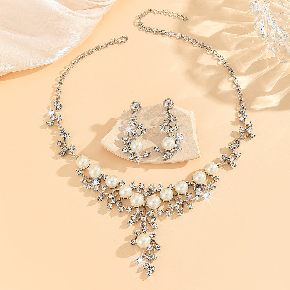 Women's Fashion Necklace Two-piece Earrings Set