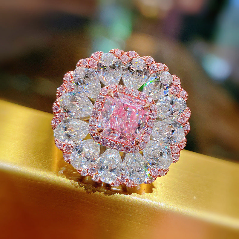 Fashion Pillow-shaped Argyle Elegant Socialite Diamond Ring