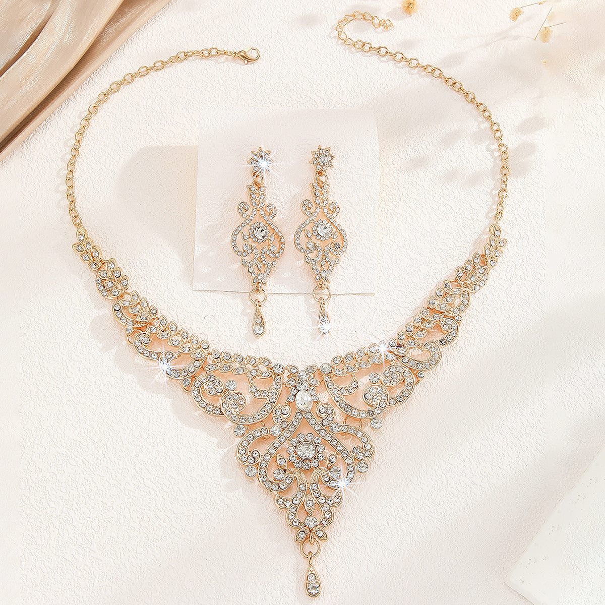 Hollow Necklace And Earrings Suite Women's Jewelry