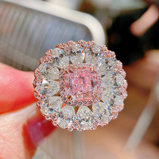 Fashion Pillow-shaped Argyle Elegant Socialite Diamond Ring